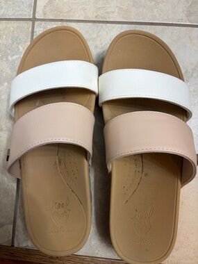 Women’s reef Two-Band Slide Sandals in White and Blush